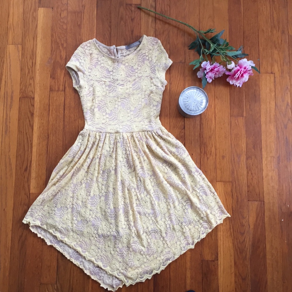 Finn & Clover Yellow Lace dress